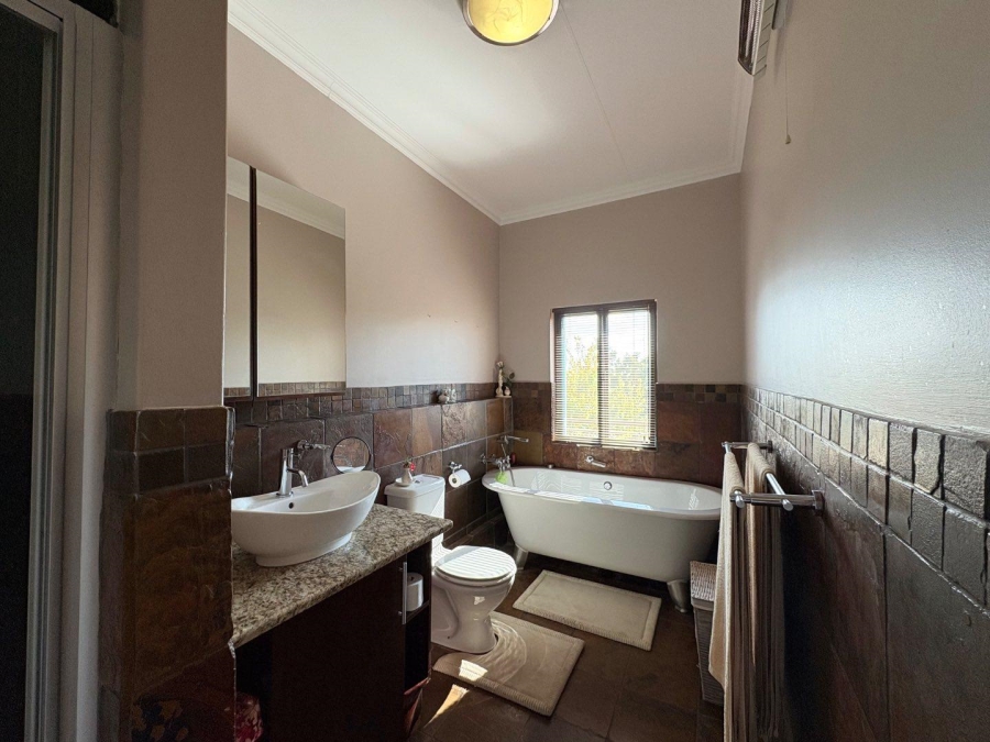 3 Bedroom Property for Sale in Woodland Hills Free State